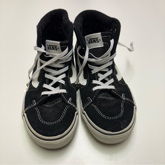 2/20$ Vans Youth Boys 1 Classic Black White High Top Old Skool Sneakers Shoes - Picture 1 of 8